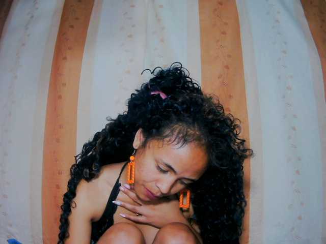 prettygirls11 live cam on BongaCams