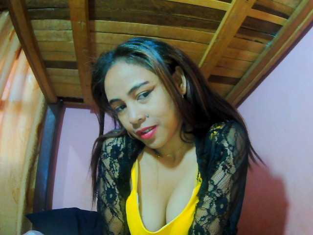 prettygirls11 live cam on BongaCams
