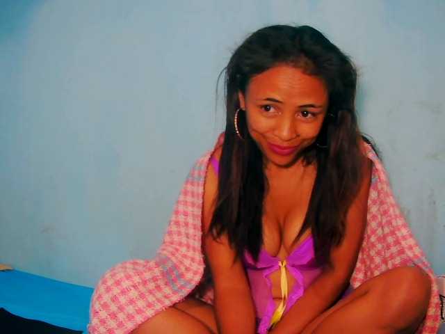 prettygirls11 live cam on BongaCams