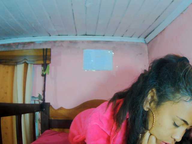 prettygirls11 live cam on BongaCams