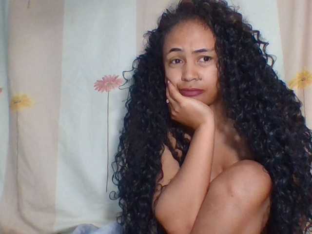 prettygirls11 live cam on BongaCams