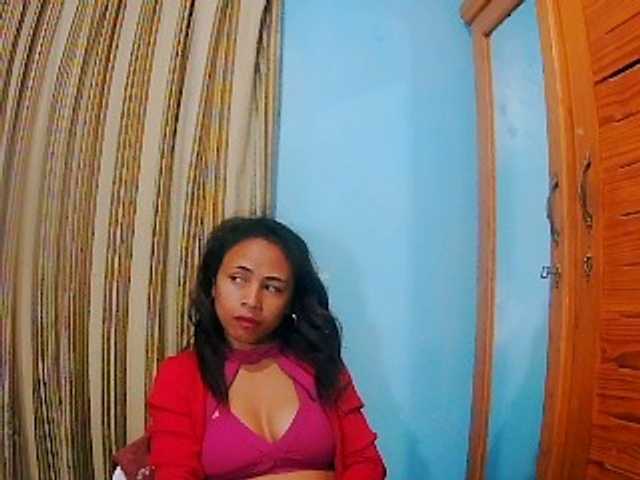 prettygirls11 live cam on BongaCams