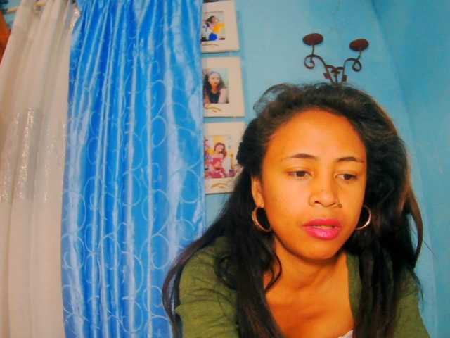 prettygirls11 live cam on BongaCams