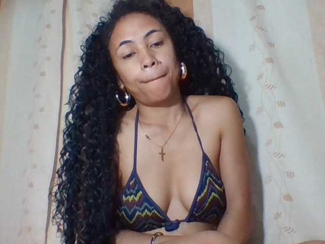 prettygirls11 live cam on BongaCams