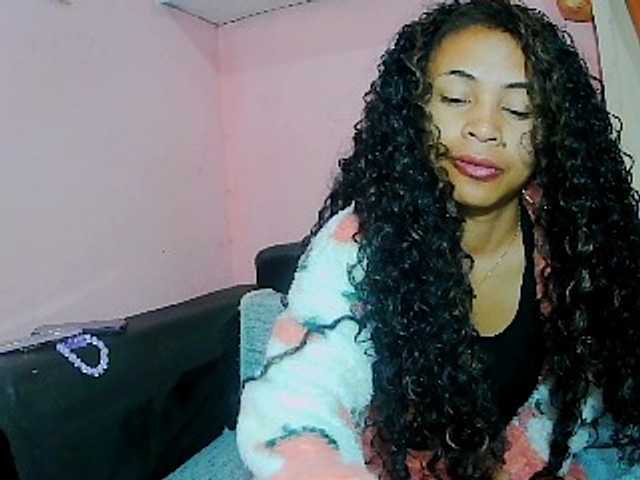 prettygirls11 live cam on BongaCams