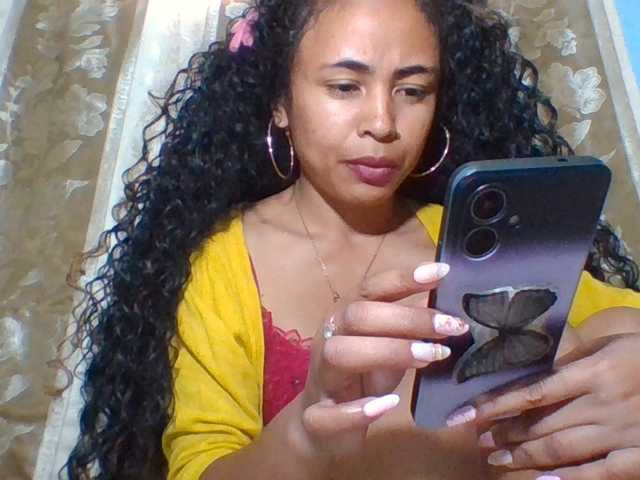 prettygirls11 live cam on BongaCams