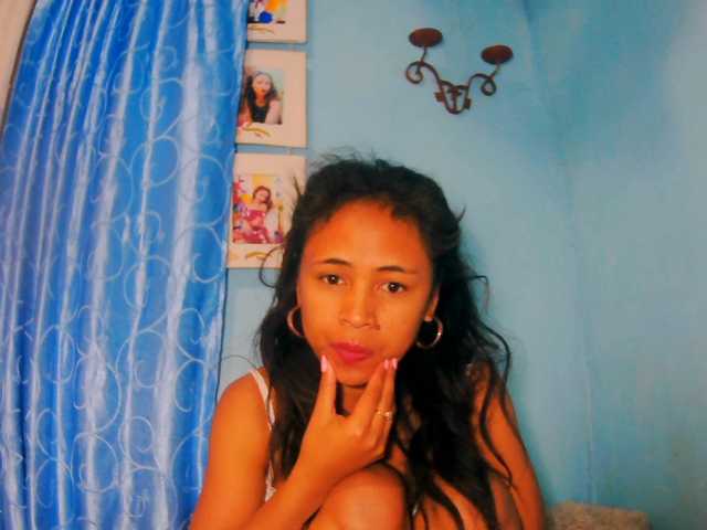 prettygirls11 live cam on BongaCams