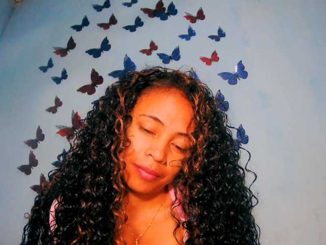 prettygirls11 live cam on BongaCams