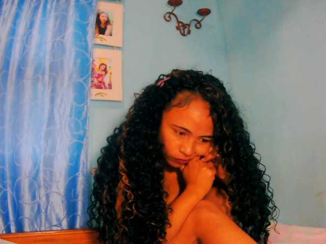 prettygirls11 live cam on BongaCams