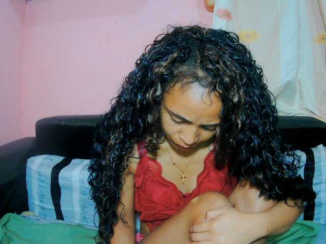 prettygirls11 live cam on BongaCams