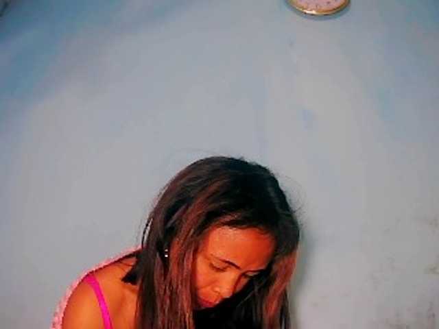 prettygirls11 live cam on BongaCams