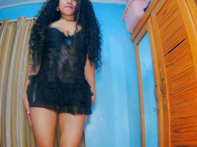 prettygirls11 live cam on BongaCams