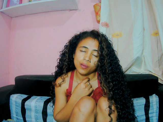 prettygirls11 live cam on BongaCams