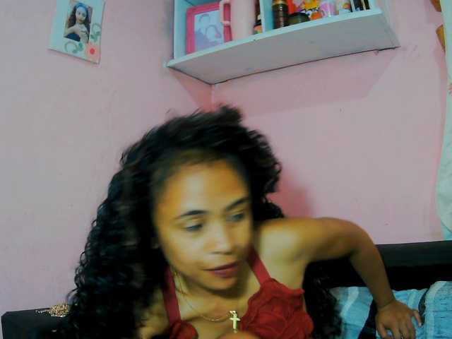 prettygirls11 live cam on BongaCams