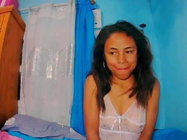 prettygirls11 live cam on BongaCams