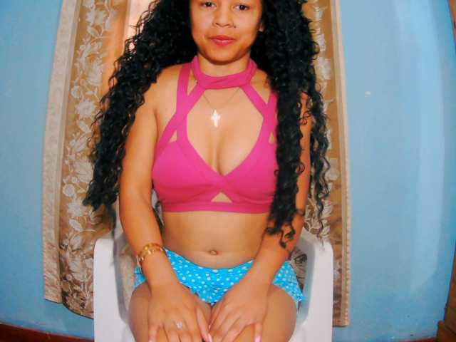 prettygirls11 live cam on BongaCams