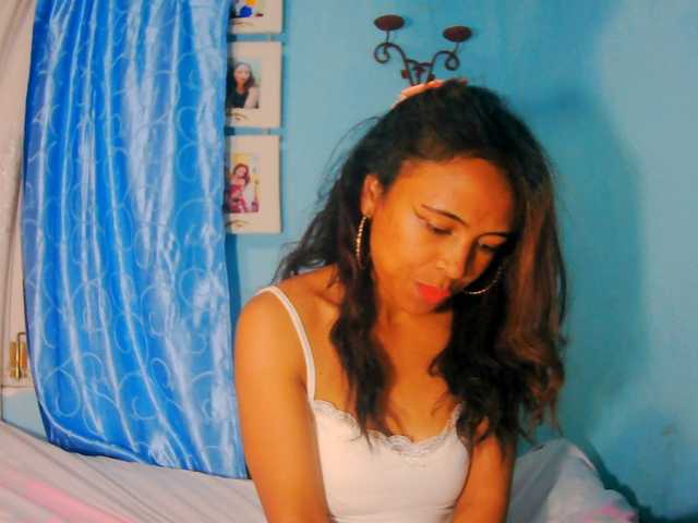 prettygirls11 live cam on BongaCams