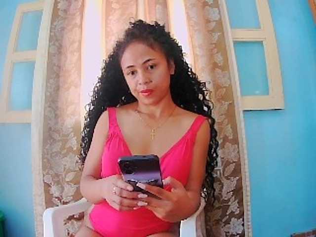 prettygirls11 live cam on BongaCams