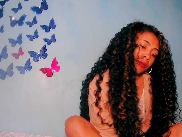 prettygirls11 live cam on BongaCams