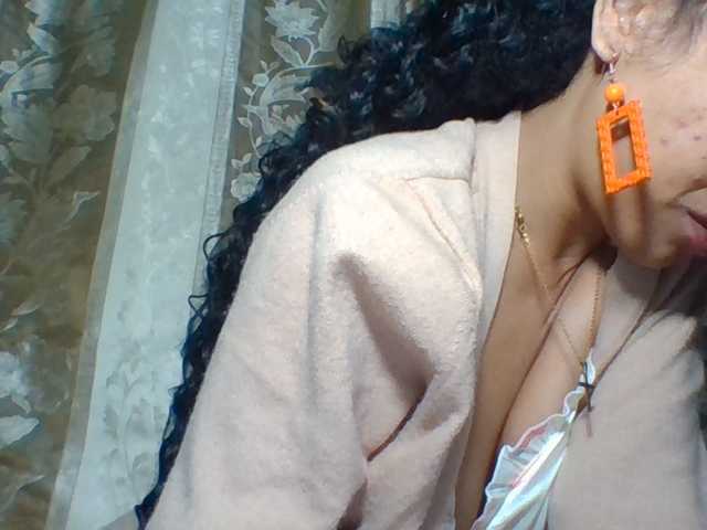 prettygirls11 live cam on BongaCams