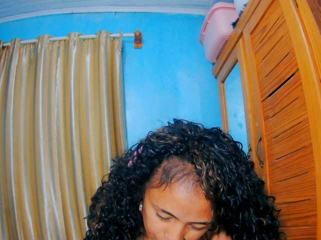 prettygirls11 live cam on BongaCams