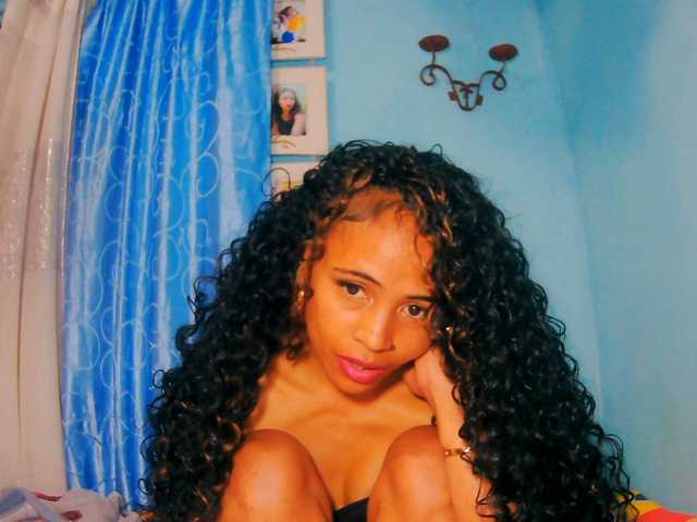 prettygirls11 live cam on BongaCams