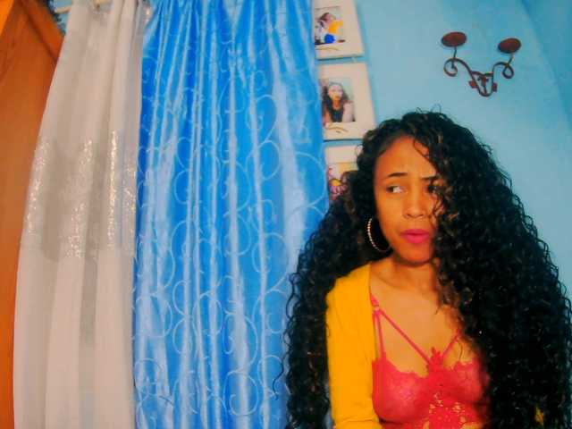 prettygirls11 live cam on BongaCams