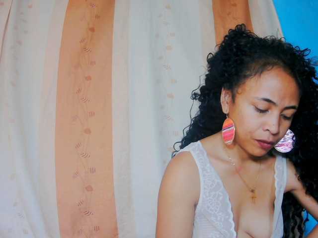 prettygirls11 live cam on BongaCams