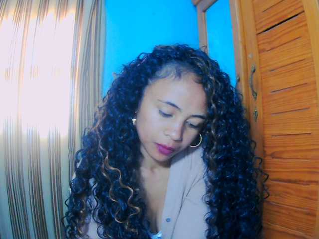 prettygirls11 live cam on BongaCams
