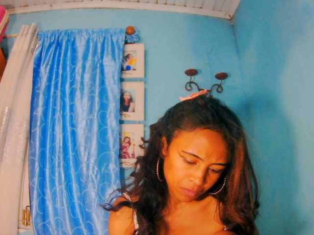 prettygirls11 live cam on BongaCams