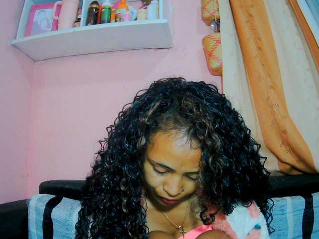 prettygirls11 live cam on BongaCams