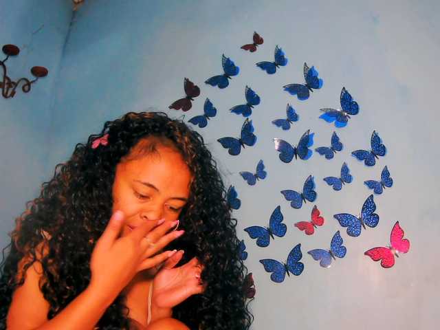 prettygirls11 live cam on BongaCams