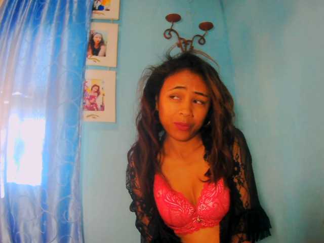 prettygirls11 live cam on BongaCams