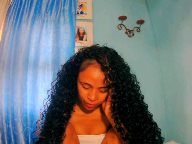 prettygirls11 live cam on BongaCams