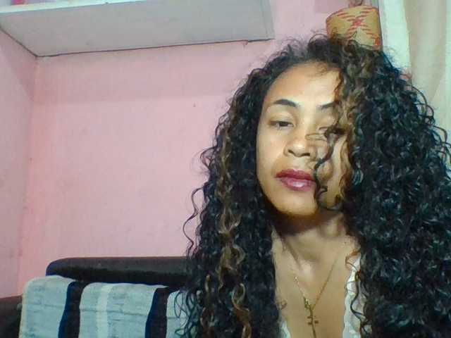 prettygirls11 live cam on BongaCams