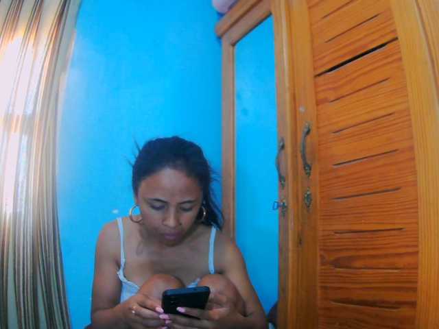 prettygirls11 live cam on BongaCams
