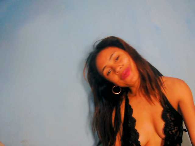 prettygirls11 live cam on BongaCams