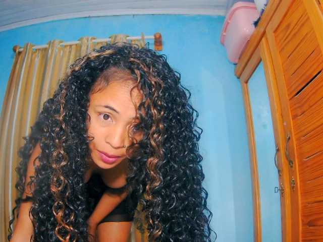 prettygirls11 live cam on BongaCams