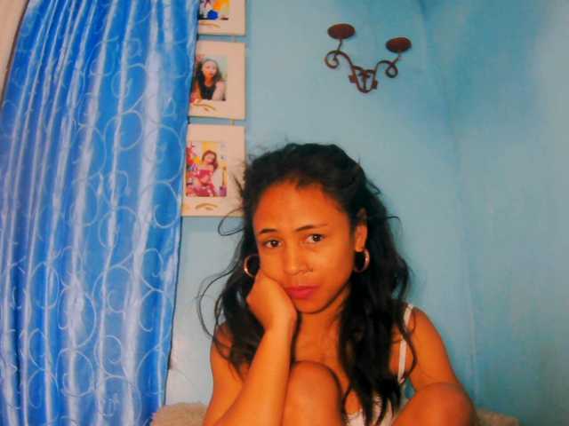 prettygirls11 live cam on BongaCams