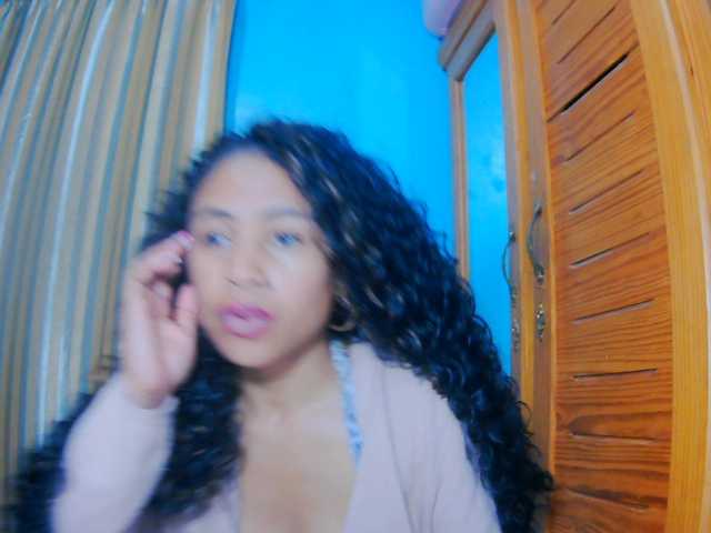 prettygirls11 live cam on BongaCams