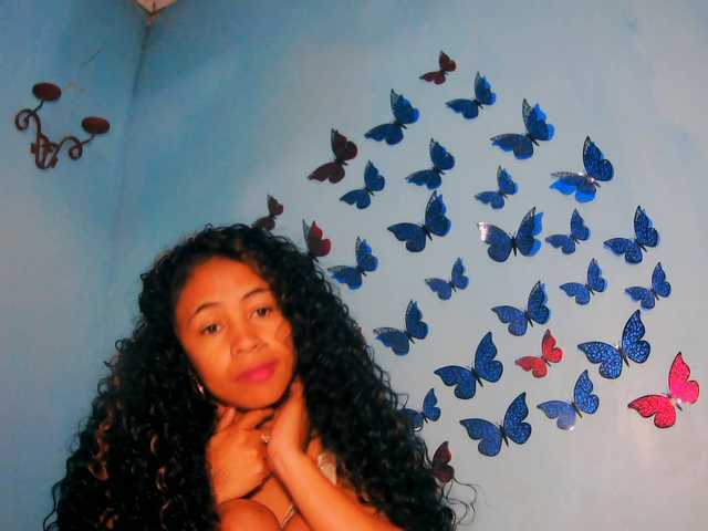 prettygirls11 live cam on BongaCams