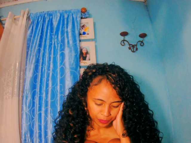 prettygirls11 live cam on BongaCams