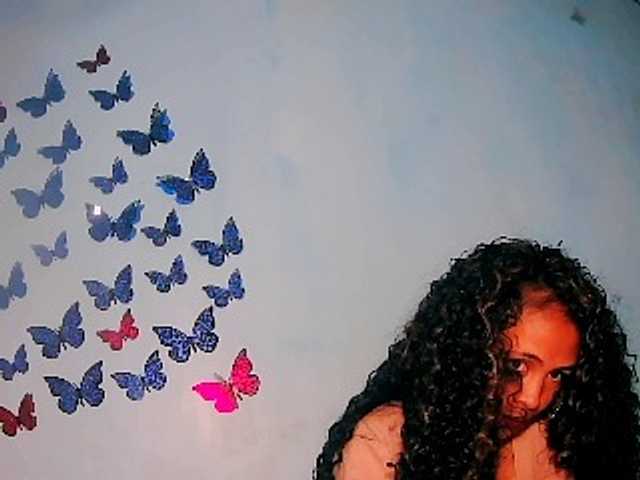 prettygirls11 live cam on BongaCams