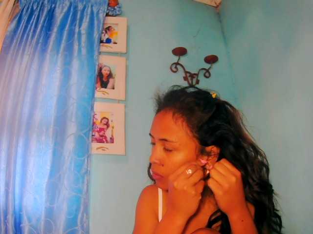 prettygirls11 live cam on BongaCams