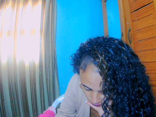 prettygirls11 live cam on BongaCams