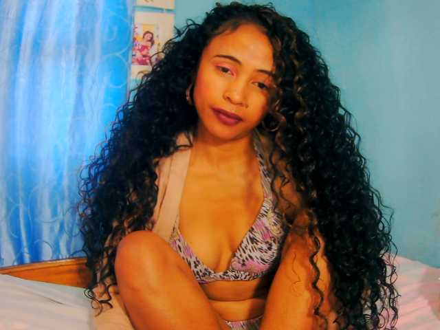 prettygirls11 live cam on BongaCams