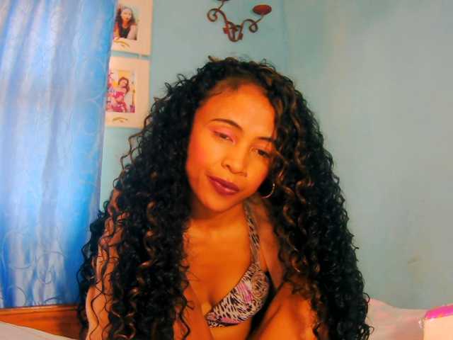 prettygirls11 live cam on BongaCams