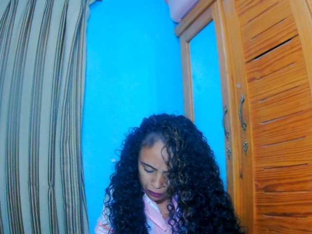 prettygirls11 live cam on BongaCams