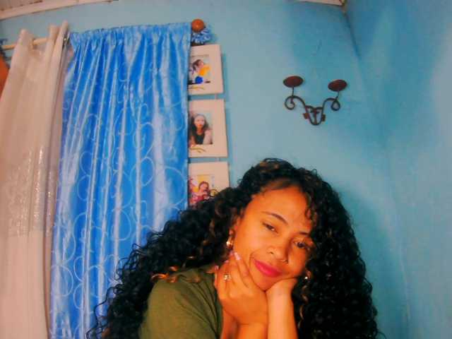 prettygirls11 live cam on BongaCams