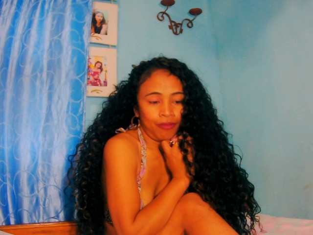 prettygirls11 live cam on BongaCams